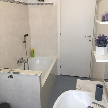 Diomira Colli Albani Appartement *